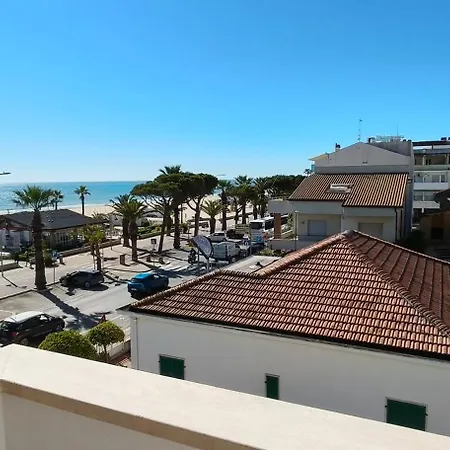 Bm Seaview
