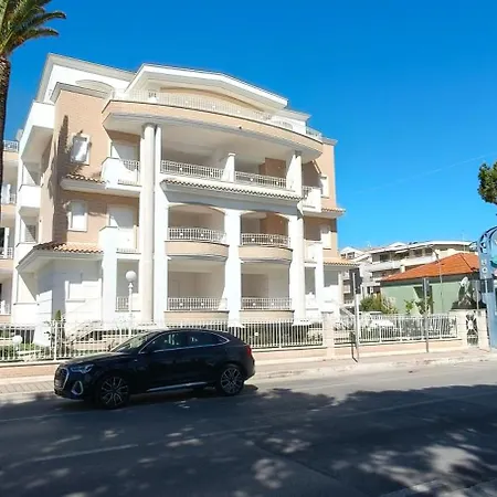 Bm Seaview